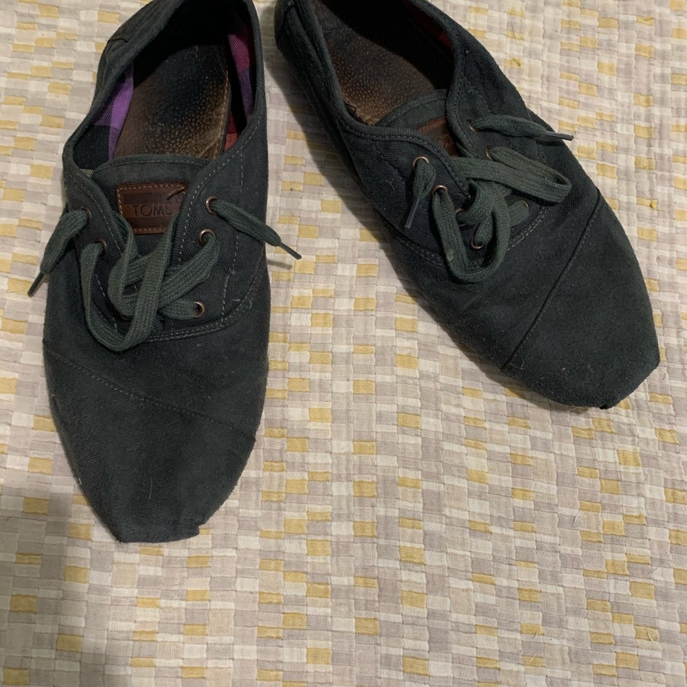 TOMS smoke 💨 grey—size 12